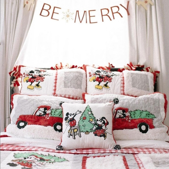 NEW POTTERY BARN DISNEY QUEEN PILLOW COVER SHAM